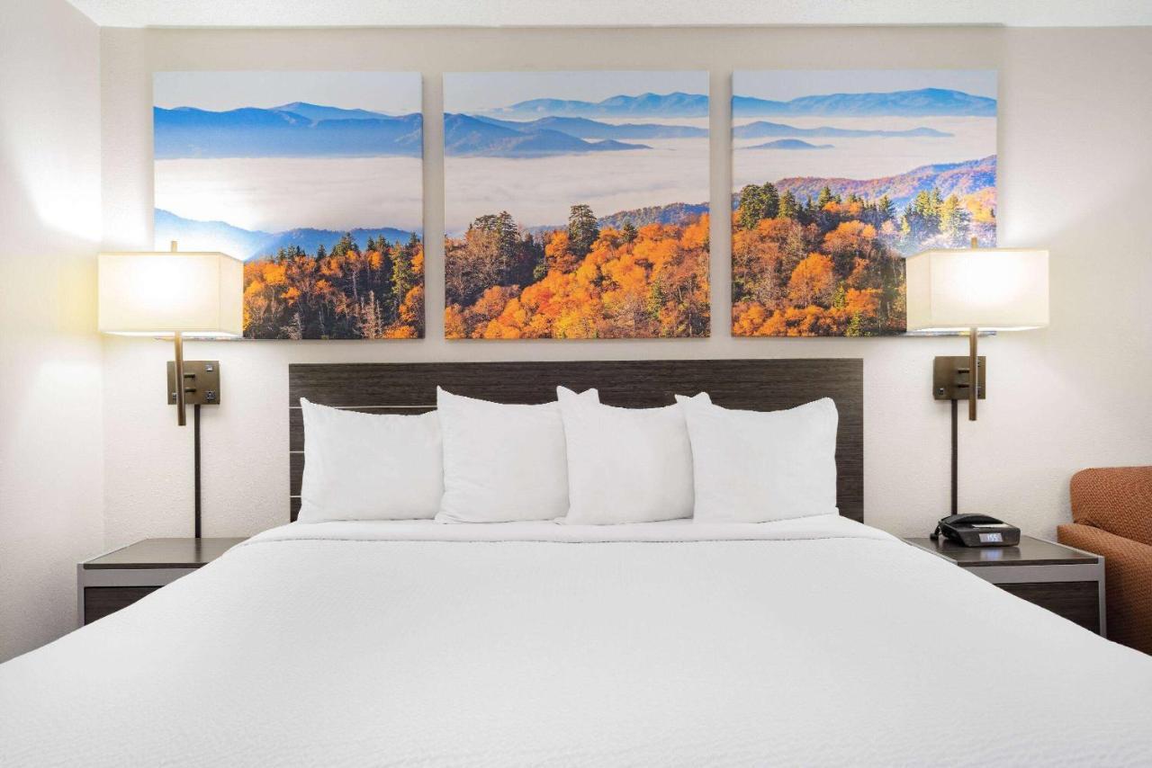 Days Inn By Wyndham Hamilton Экстерьер фото