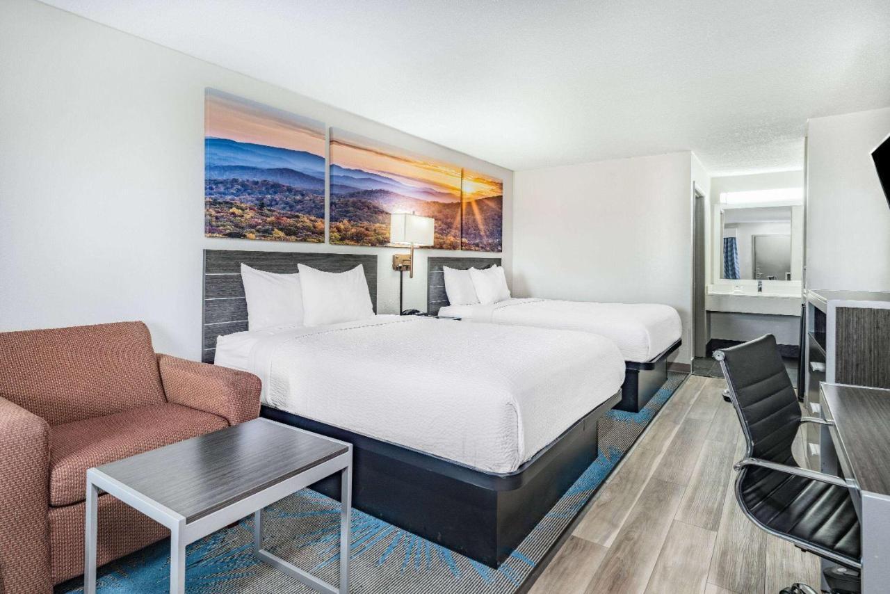 Days Inn By Wyndham Hamilton Экстерьер фото