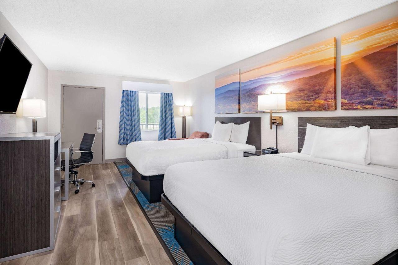 Days Inn By Wyndham Hamilton Экстерьер фото